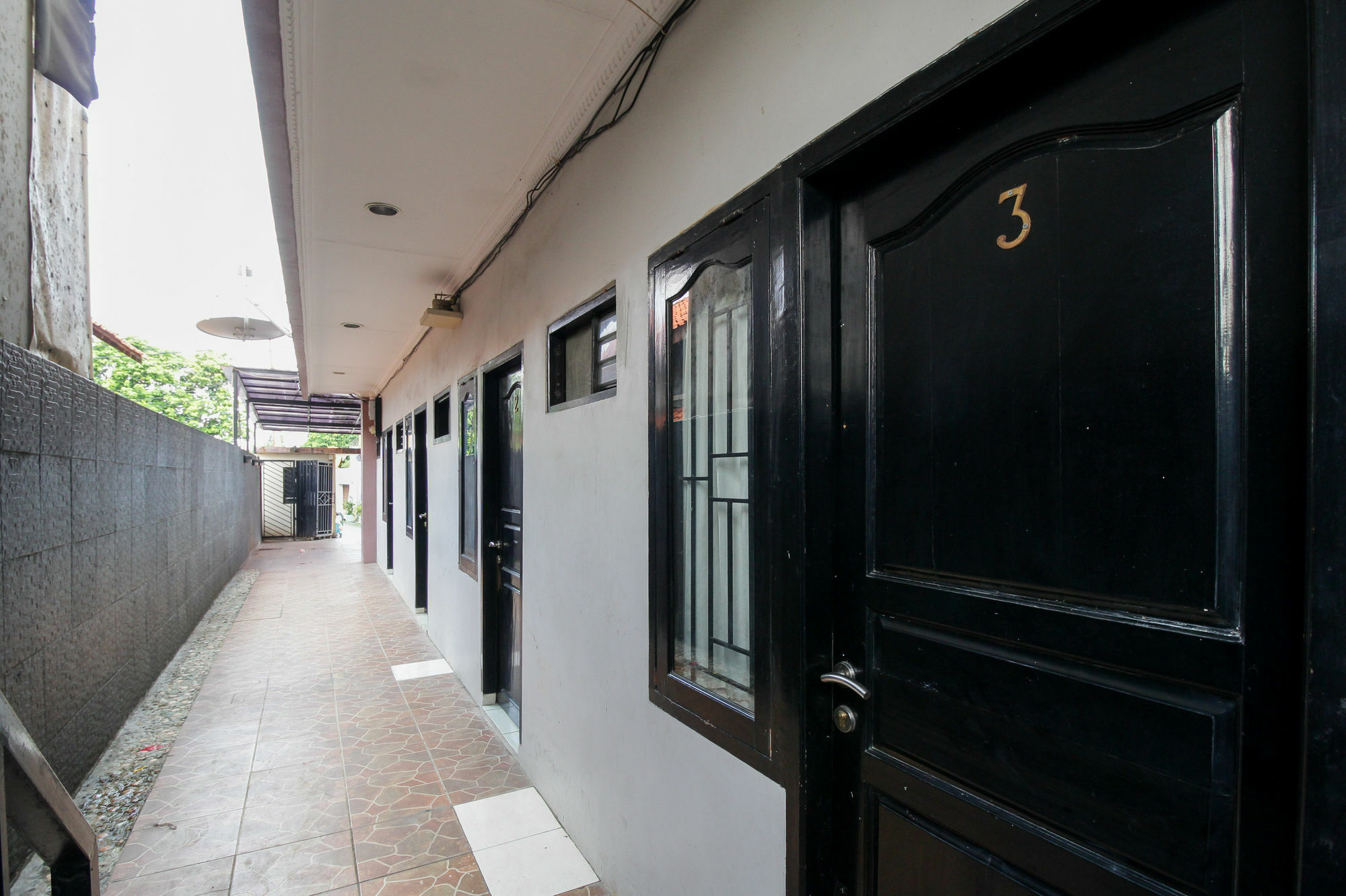 Hotel Airy Eco Radio Dalam Antene Tiga 9